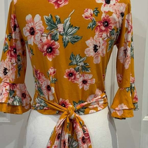 Polly & Esther Mustard Floral Wrap Top Bell Sleeve Blouse Small - Picture 5 of 6